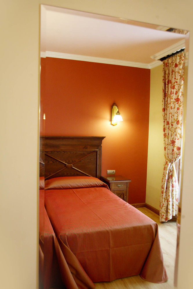 Imperion Hotel Cangas de Onis Exterior photo