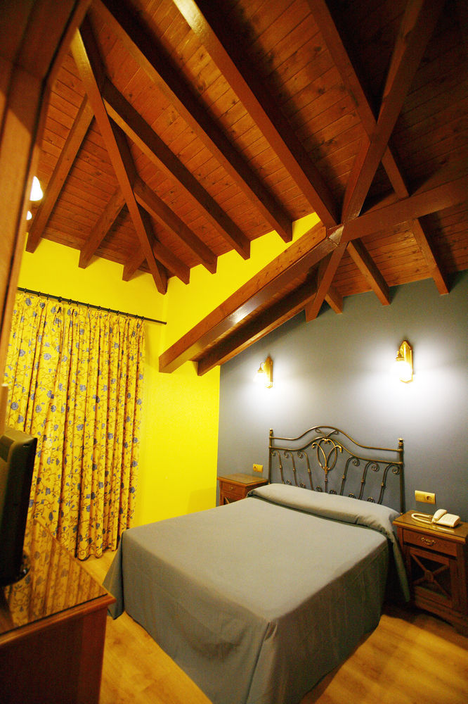 Imperion Hotel Cangas de Onis Exterior photo