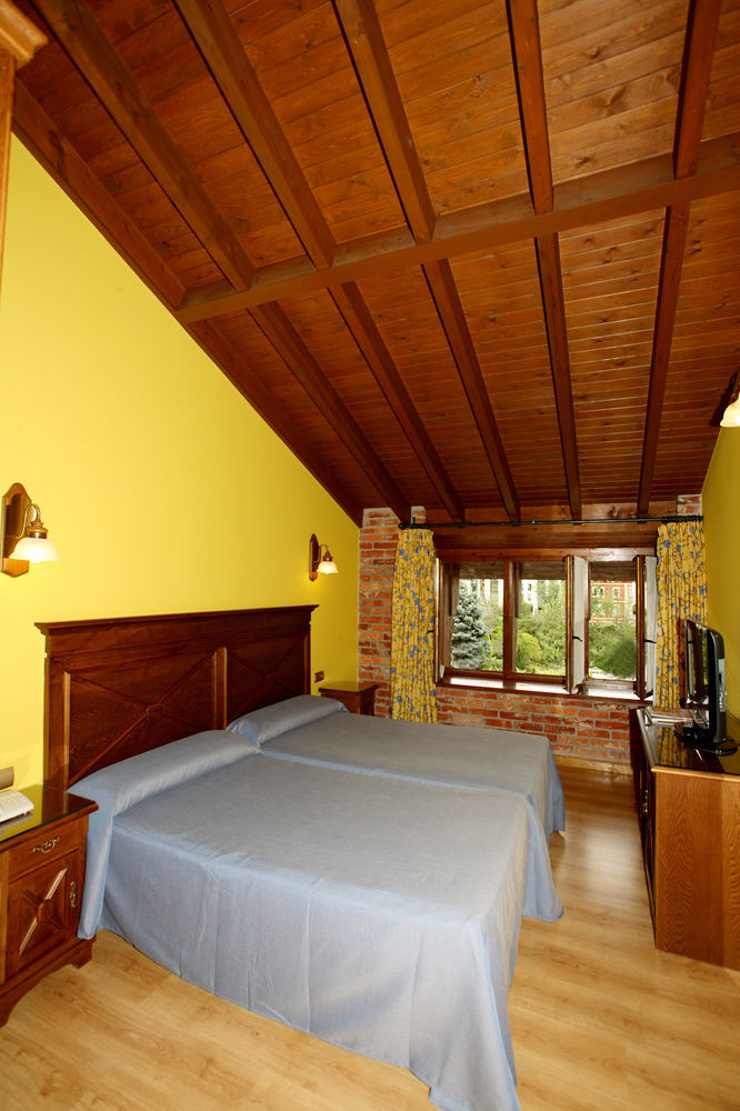 Imperion Hotel Cangas de Onis Exterior photo
