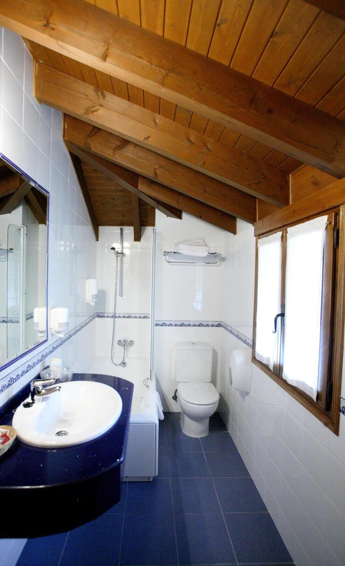 Imperion Hotel Cangas de Onis Exterior photo