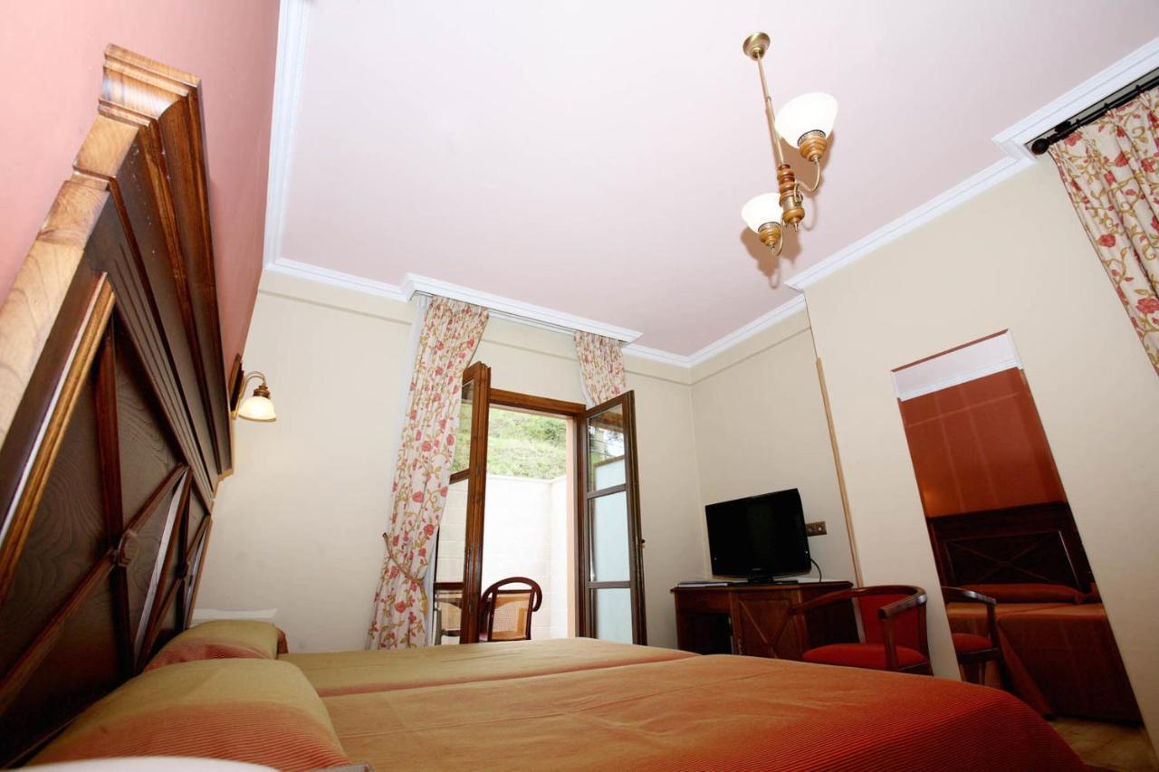 Imperion Hotel Cangas de Onis Room photo
